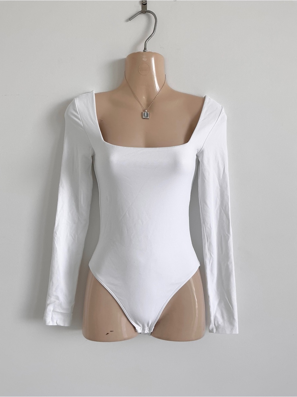 Aritzia Wilfred contour 2XS white square neck long sleeve body suit top